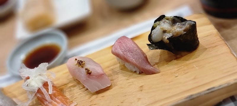정갈한 초밥 한 점에 깃든 다이닝의 미학, 스시하마