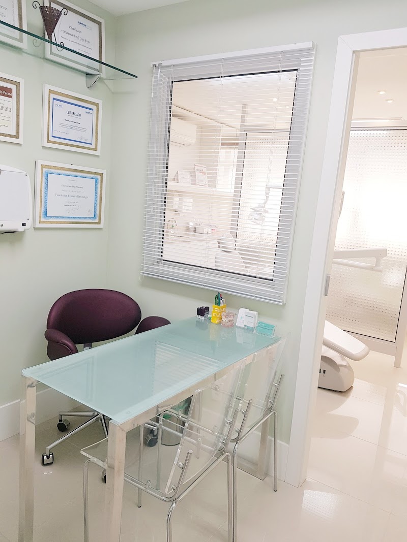 Dra. Mariana Moschetti - Ortodontia Estética - foto 2