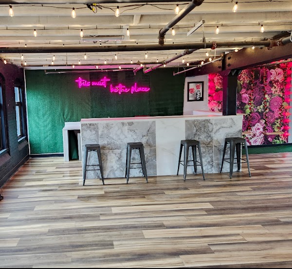 Unique Experience Social Space portfolio