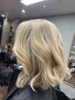 Intrigue Hair photo 3