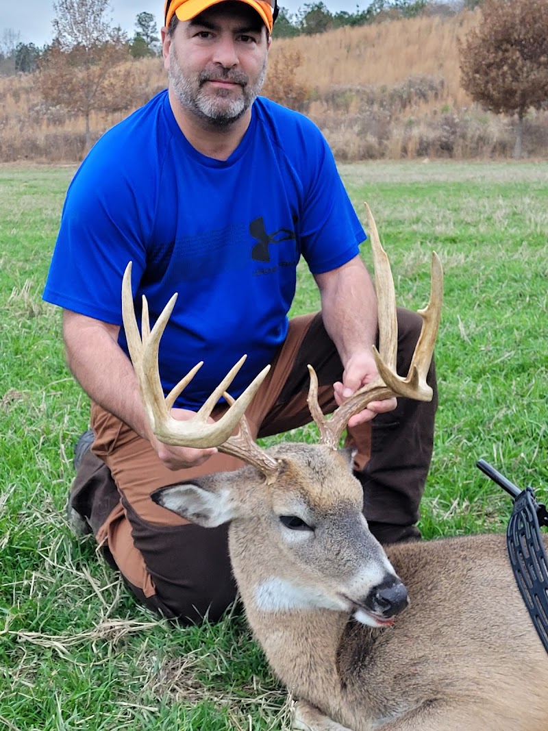 The Swamp Whitetails - Photo 3