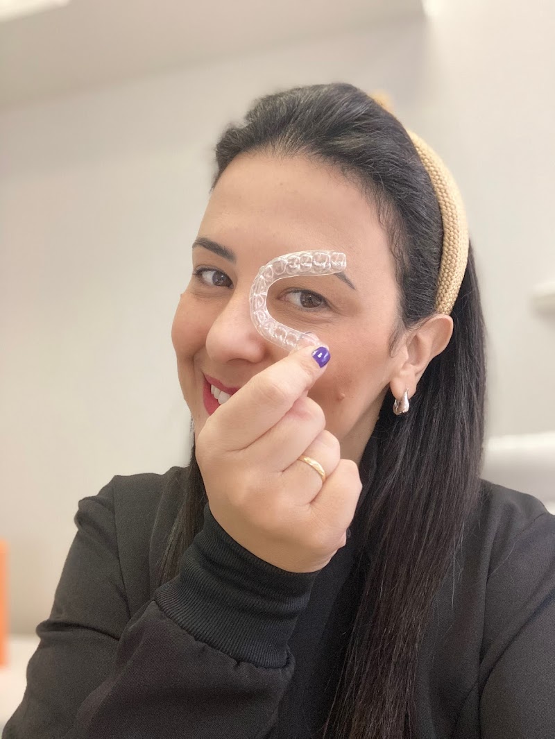Dra. Camila Marinho Ortodontista em Campo Grande Alinhadores Sousmile - foto 5