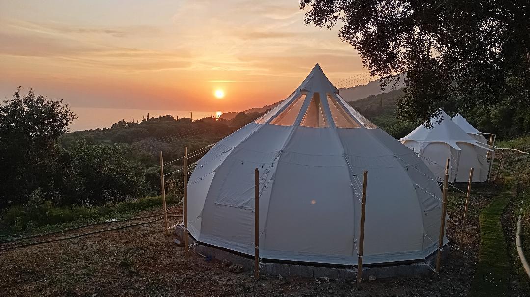 ΝΤιπΖεΝ - Happiness Yoga Retreat