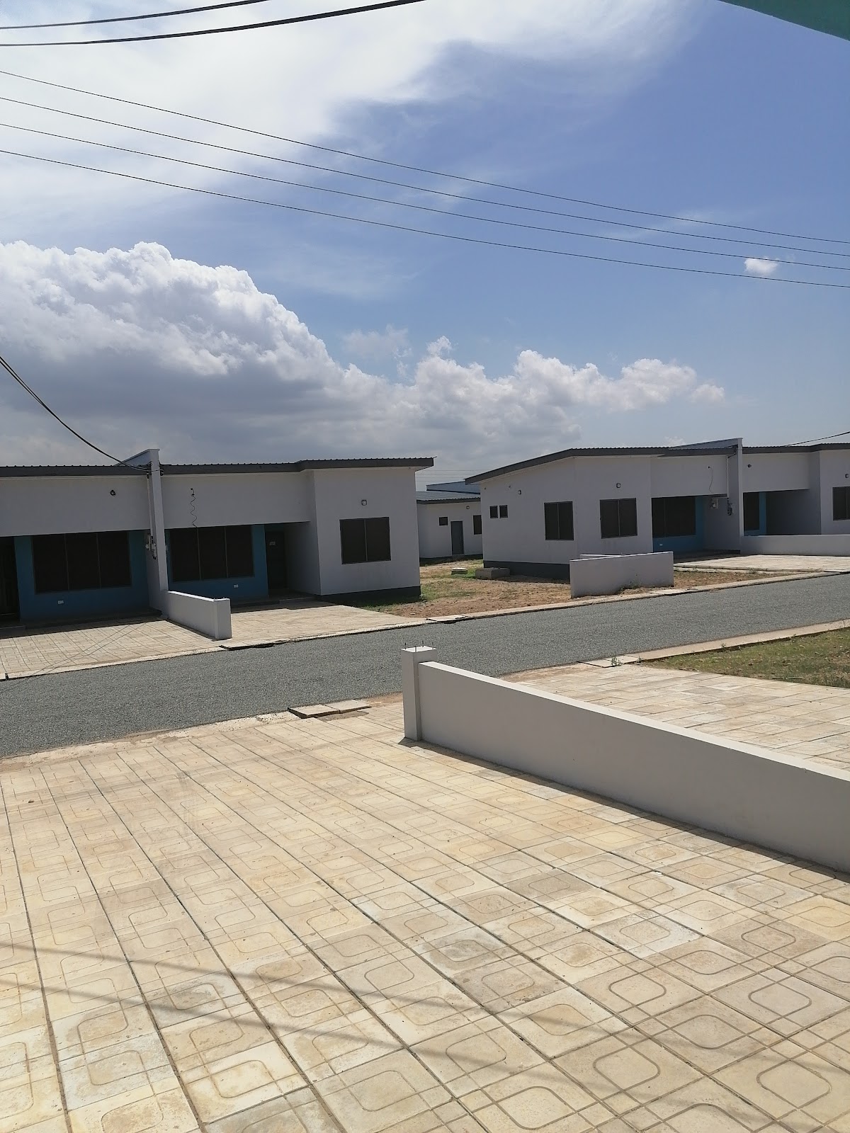 AFORDABLE HOUSE. Community 22