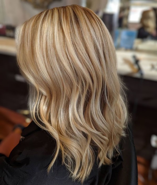 Deseo Salon & BlowDry — featured vendor