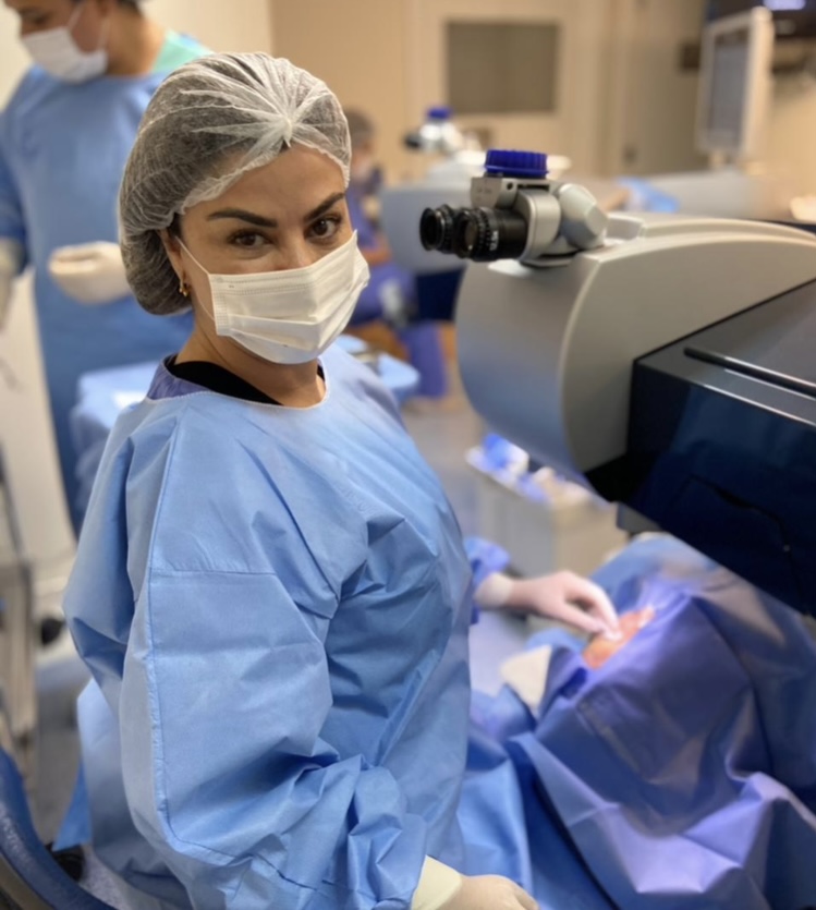 Foto de Dra. Liana Toffano - Cirurgia Refrativa