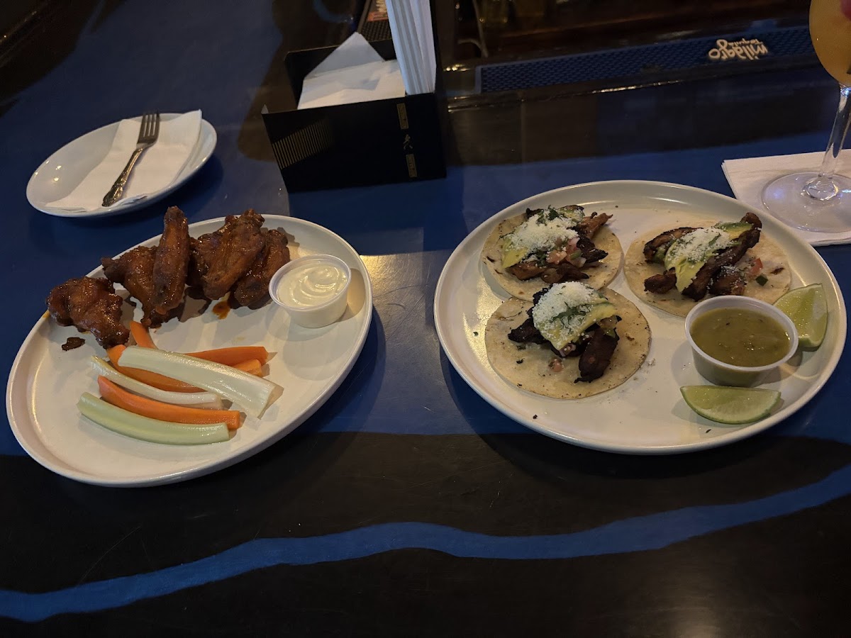 Mimoza Restaurant & Lounge