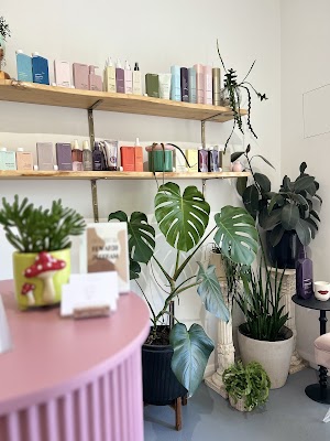 Crimson & Clover Hairdressing