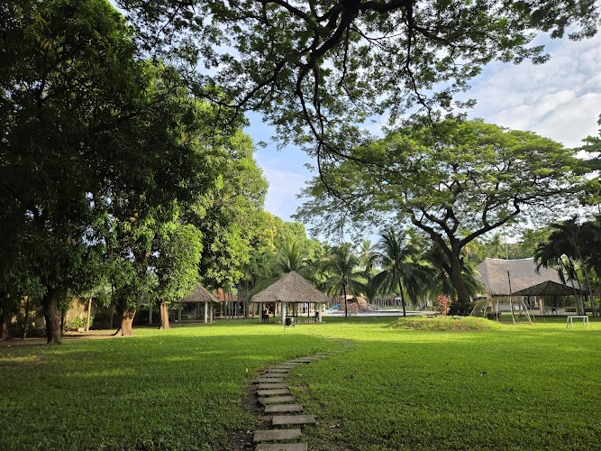 Pato Canales Hotel & Resort