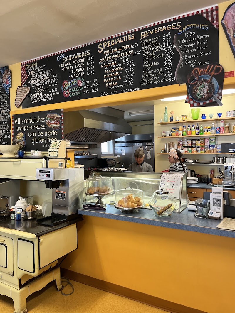 Retro Cafe photo 4