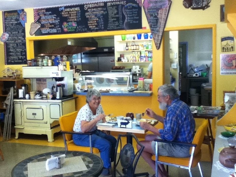 Retro Cafe photo 1