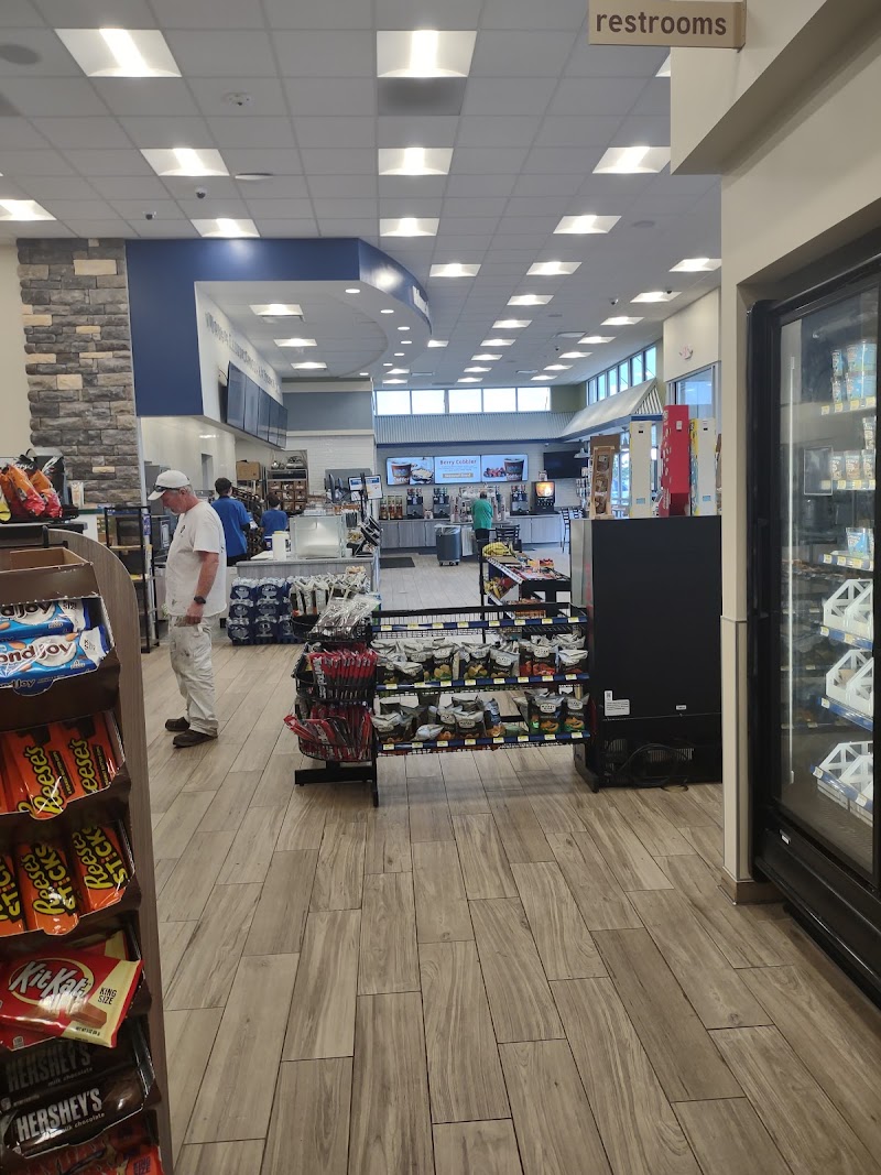 Royal Farms photo 2