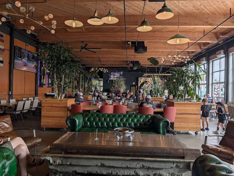 The Heist Bar & Food Carts photo 3