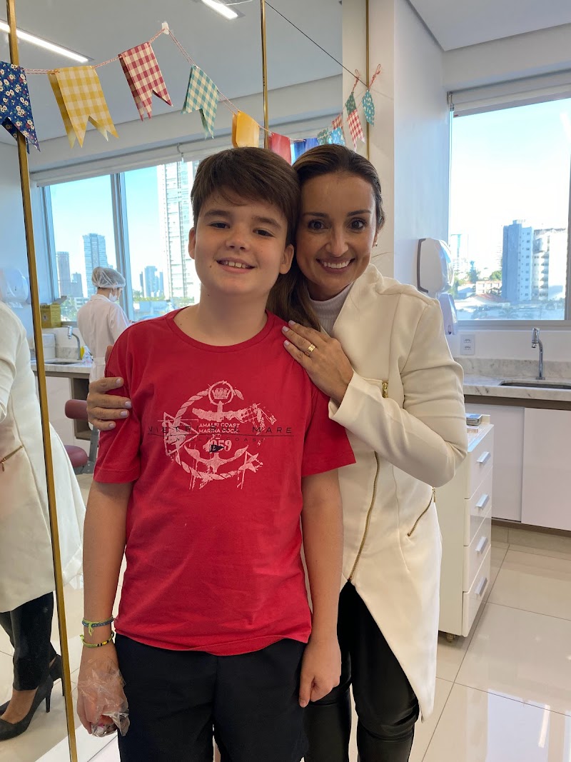 Dra Laura - Ortodontia Infantil ,Teens e Ronco Adultos - foto 2