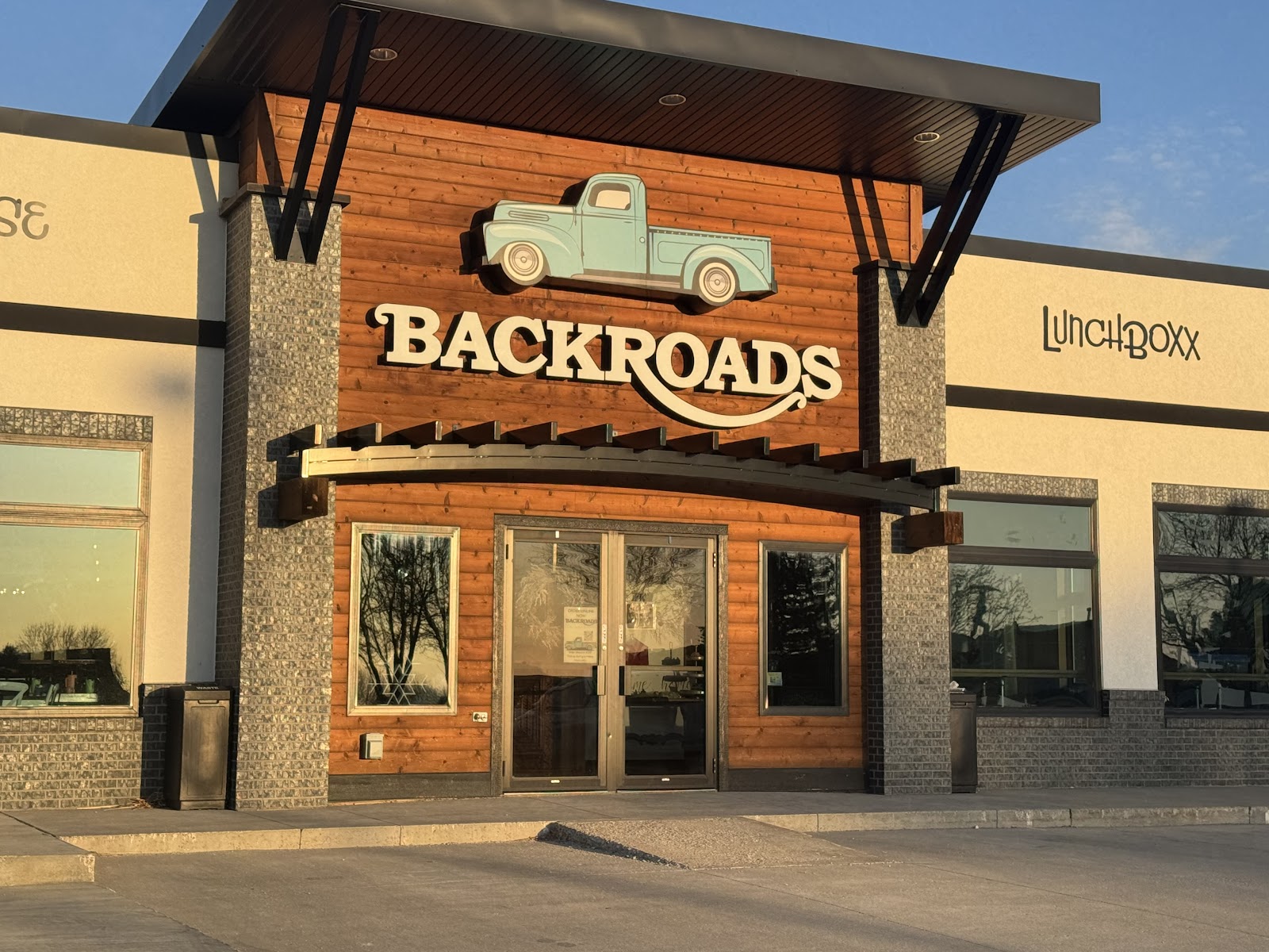 Backroads Coffeehouse & Lunchboxx