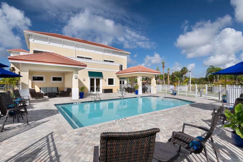 Pineapple House At Sapphire Lakes, The
