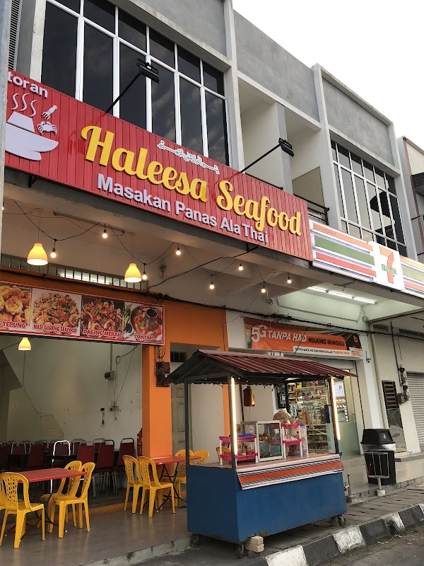 Restoran Haleesa Seafood - Photo 1