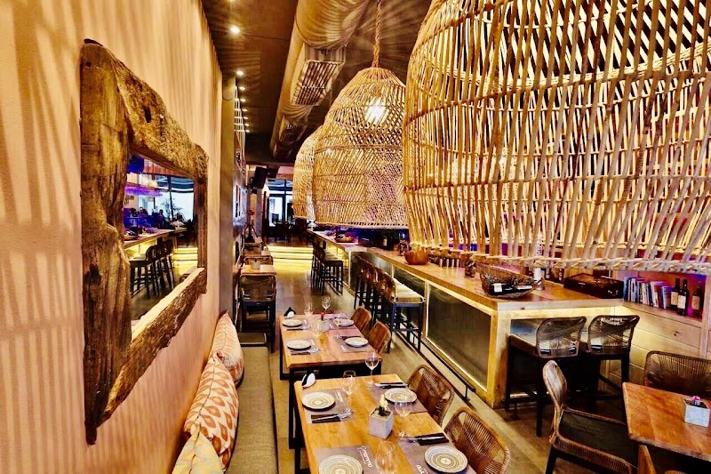 Mammo wine and food bar