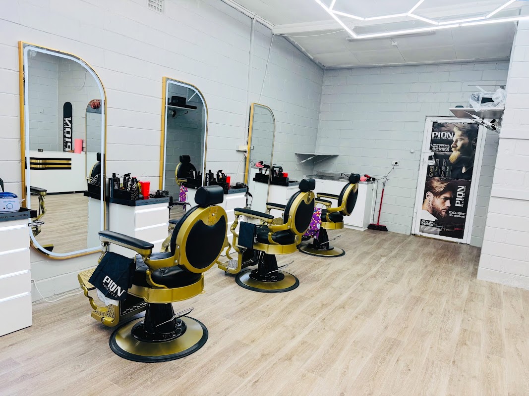 Thakur fades photo 1