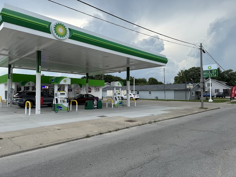 Carlinville Liquor Mart photo 1