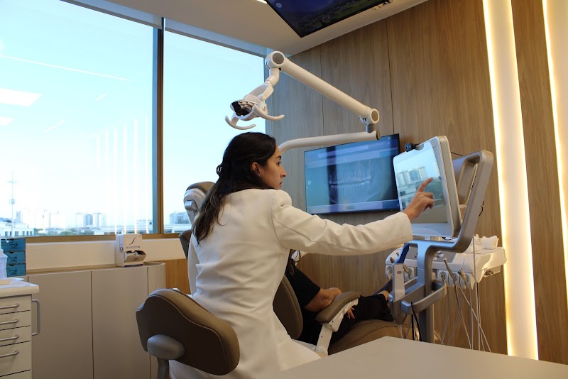 Dentista Dra Amanda iida Giraldes | Odontologia | Lentes em porcelana, facetas, clareamento, prótese, invisalign - foto 3