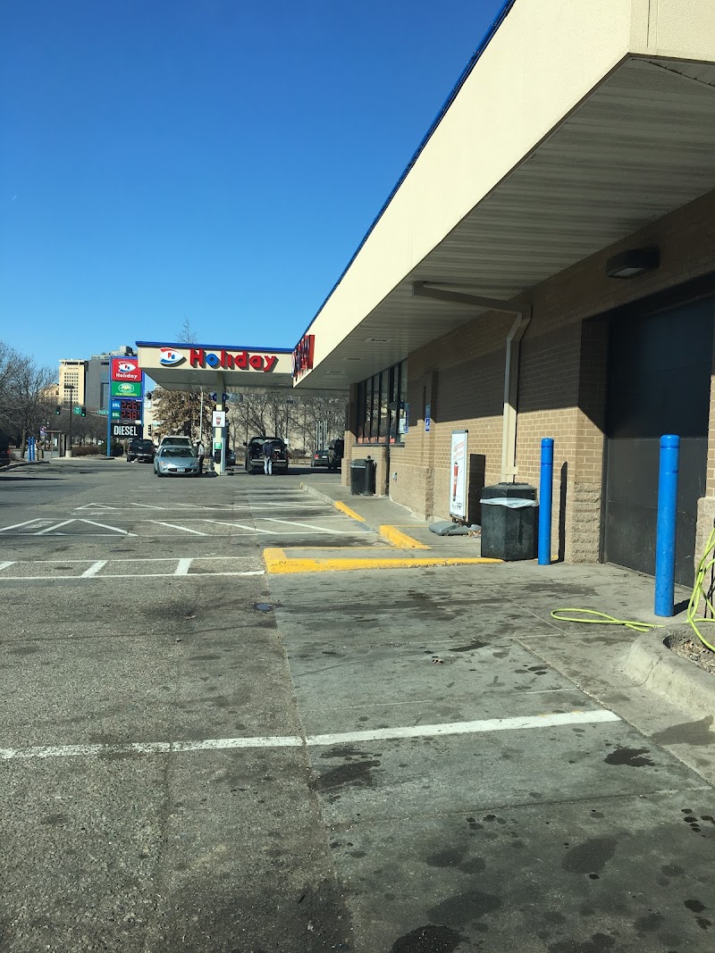 Holiday Stationstores photo 3