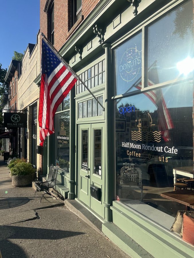 Half Moon Rondout Cafe Coffee and Donuts photo 1