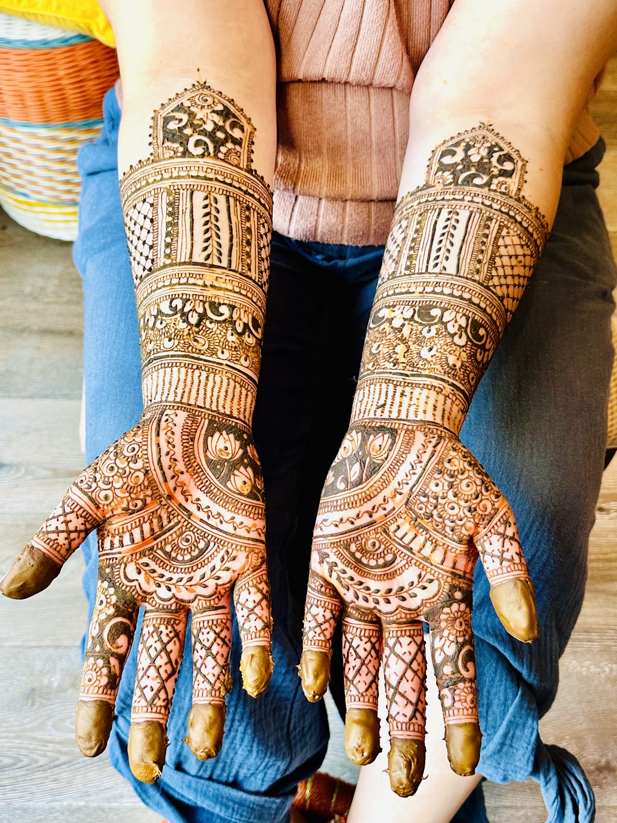 Vibrant Henna tattoo work — photo 3
