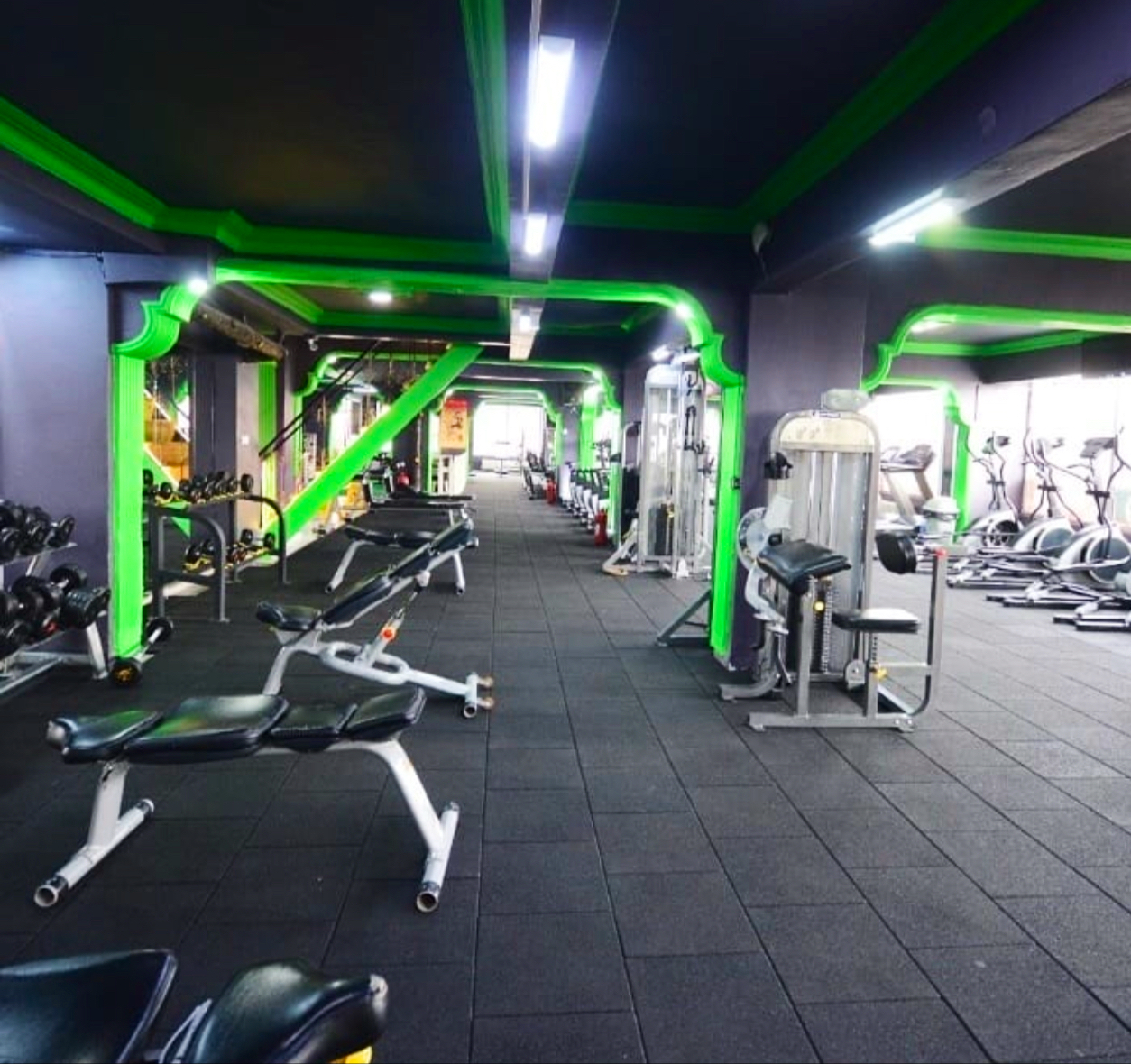 REDD-FİT SPOR CENTER mekanı