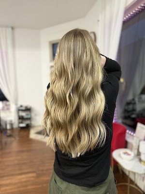 Kiana’s Hair Artistry at Woodland Beauty Bar