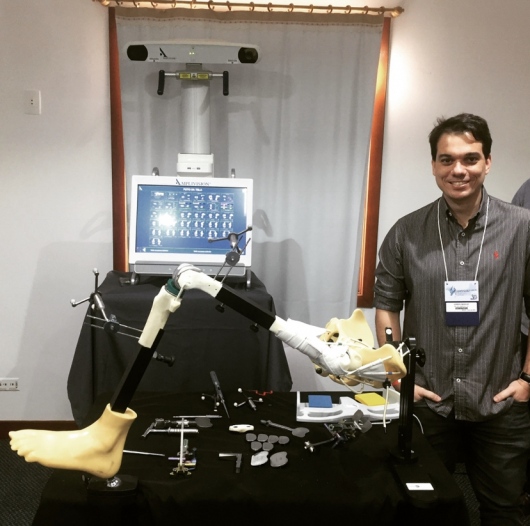 Dr. Sandro Mansur, Ortopedista - Traumatologista
