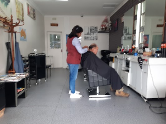 Lara Barber shop photo 2