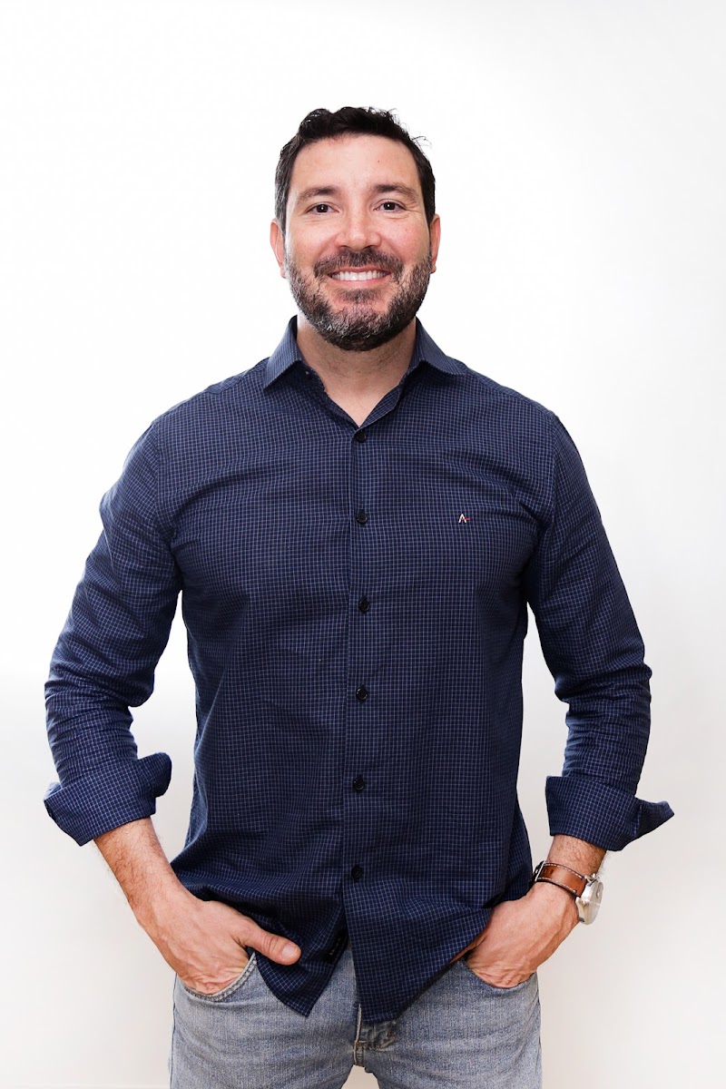 Dr. Luciano Dantas - DENTISTA SALVADOR