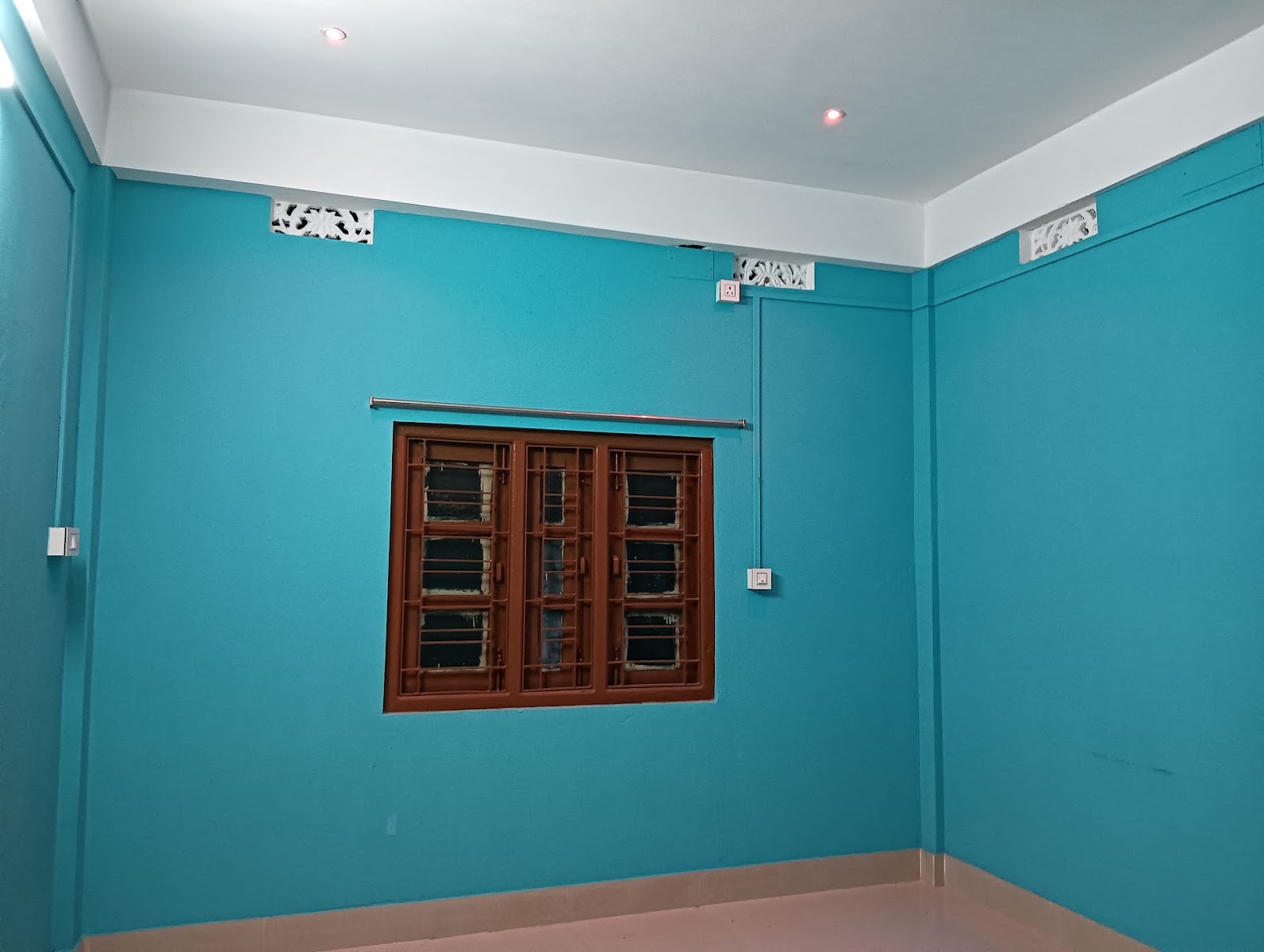 Shiba's TO - LET rooms photo 6