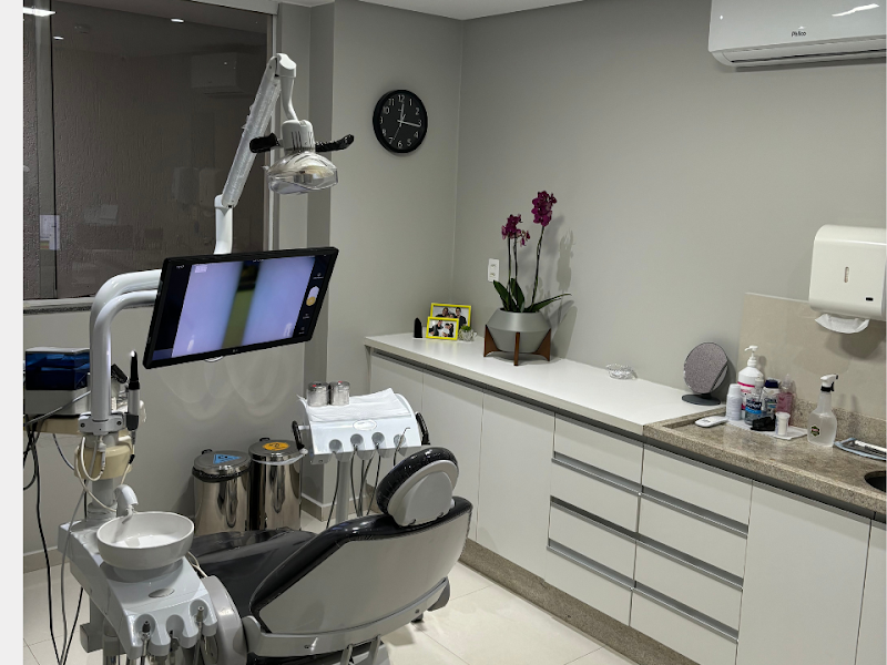 Odonto Guará - Implante Dentário em Guará l Prótese Protocolo l Invisalign em Guará - Brasília - foto 3
