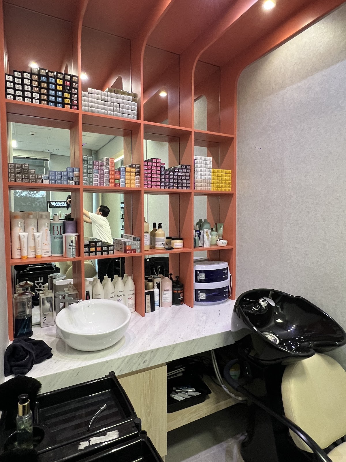 Versailles Spa - Hotel Aloft Dubai Airport 4