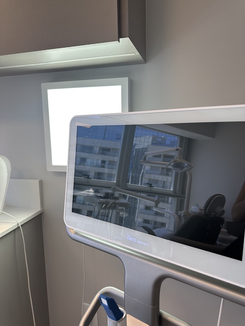 Dra Eduarda Chamorro - Implantes dentários e harmonização - foto 4