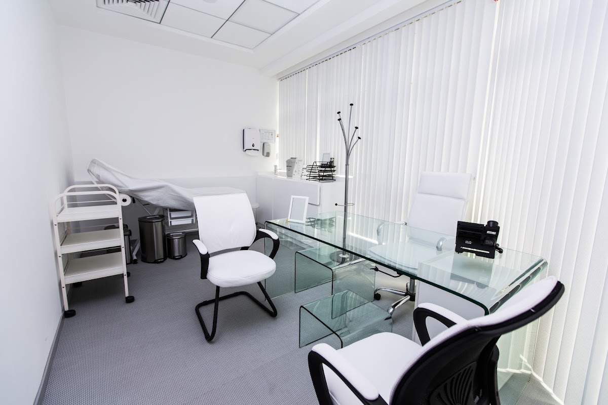 DR. KAMIL AL RUSTOM SKIN & LASER CENTRE 3