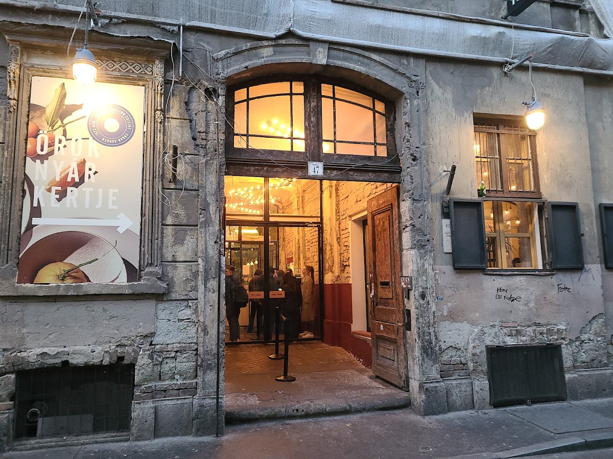 Mazel Tov in budapest