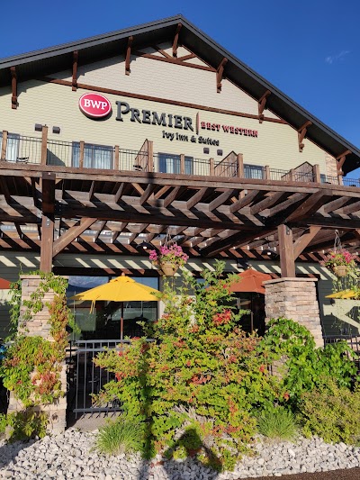 8th Street At the Ivy