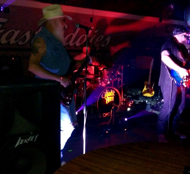 Fast Eddie's photo 7