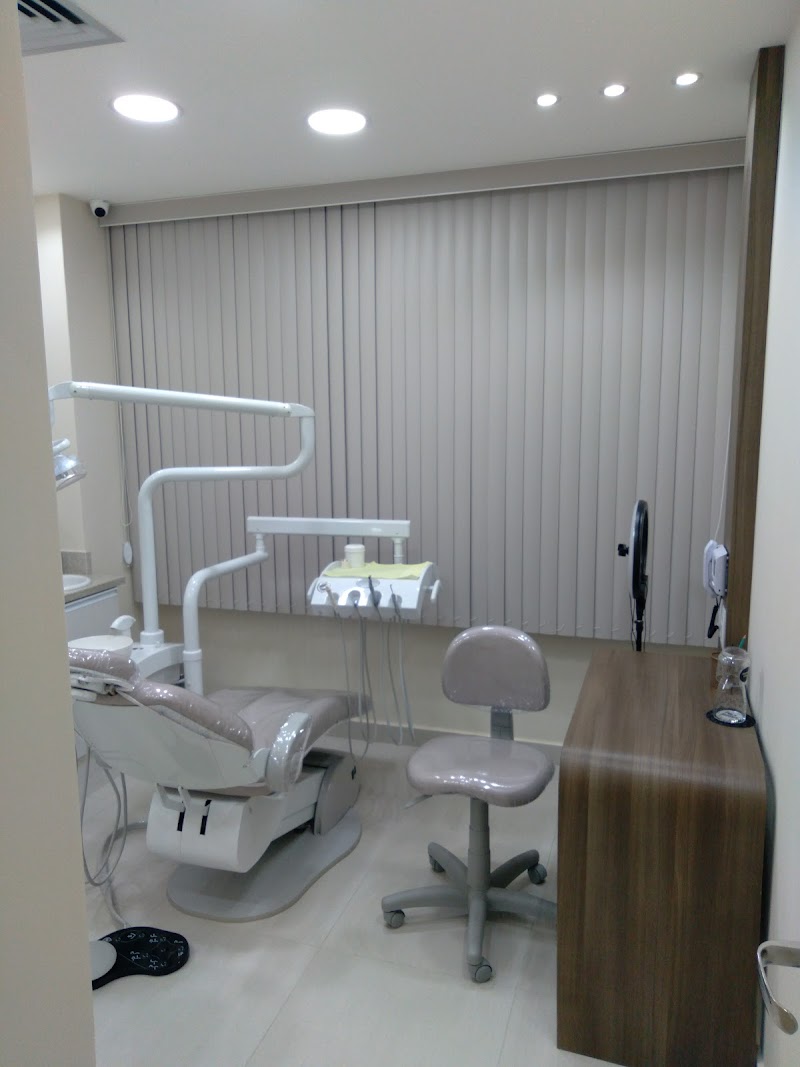 Dra Alessandra Praun | Alinhadores Invisíveis SouSmile | Clareamento Dental SEM DOR | Taquara/RJ - foto 3