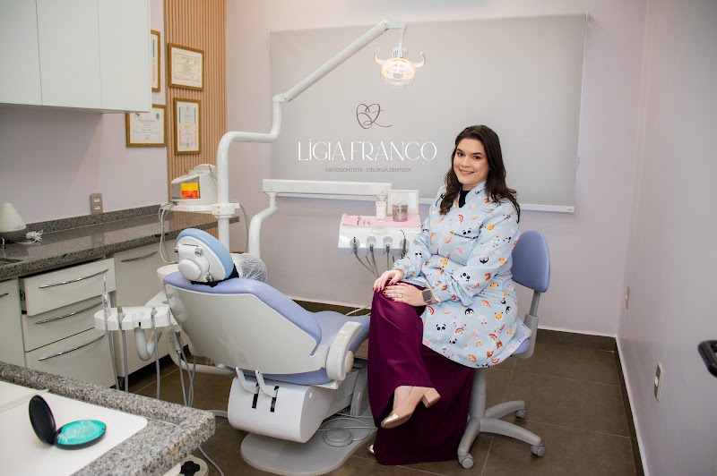 Dra Lígia Franco Oliveira - Ortodontista - foto 1