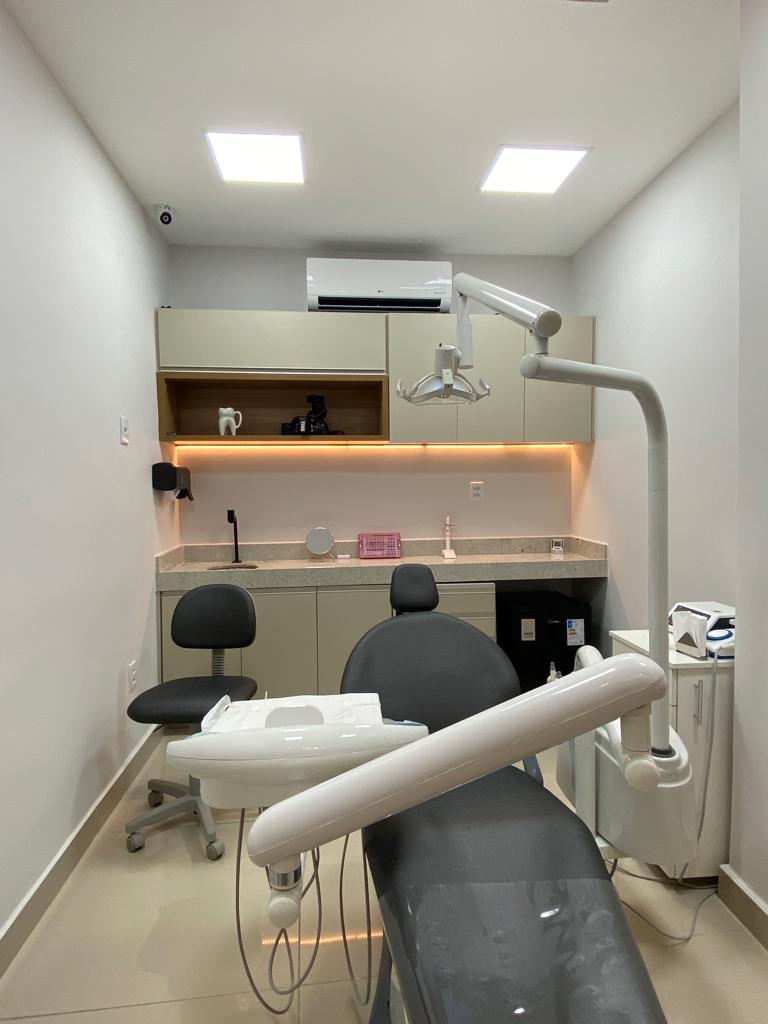 Clínica Odontológica Marcos Santos- Implantes Dentários e Estética - foto 3