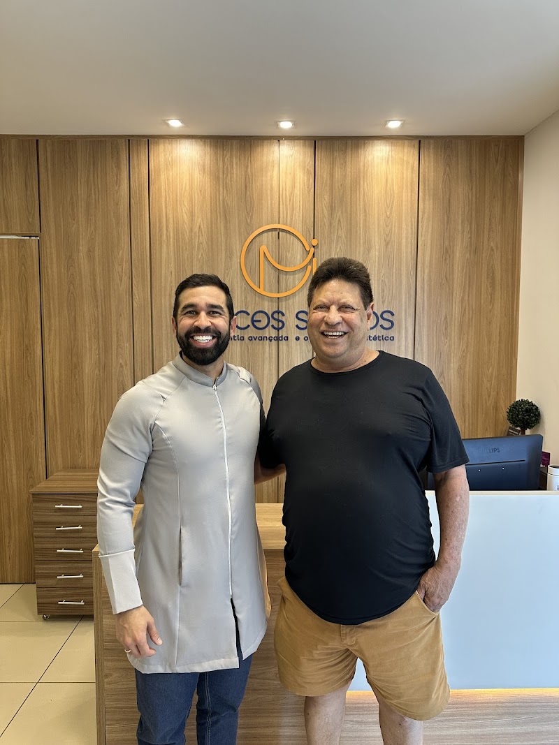 Clínica Odontológica Marcos Santos- Implantes Dentários e Estética - foto 2