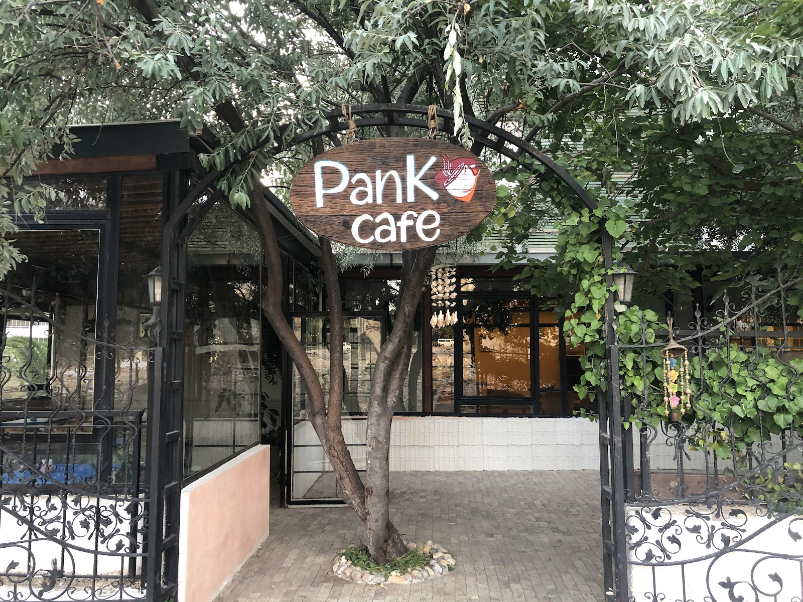Pank Cafe mekanı