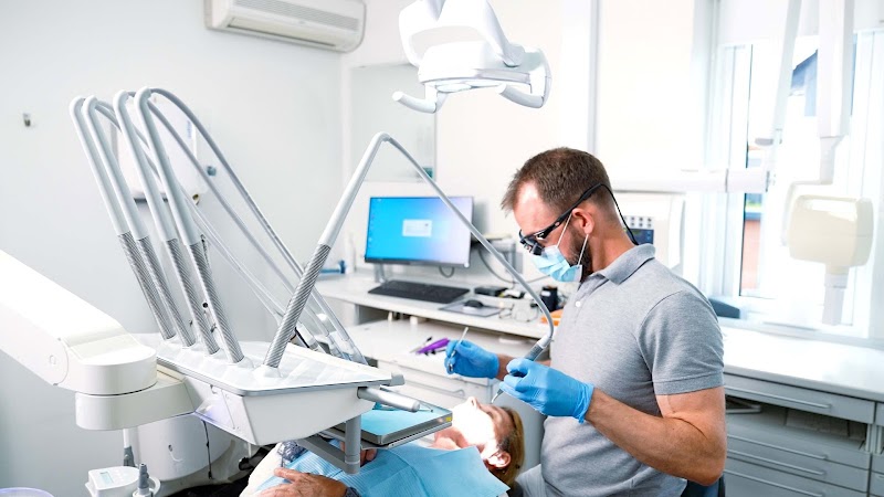 Tandlægeselskabet Give Tandklinik - billede 1