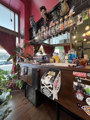 DEAD HEAD BARBERSHOP