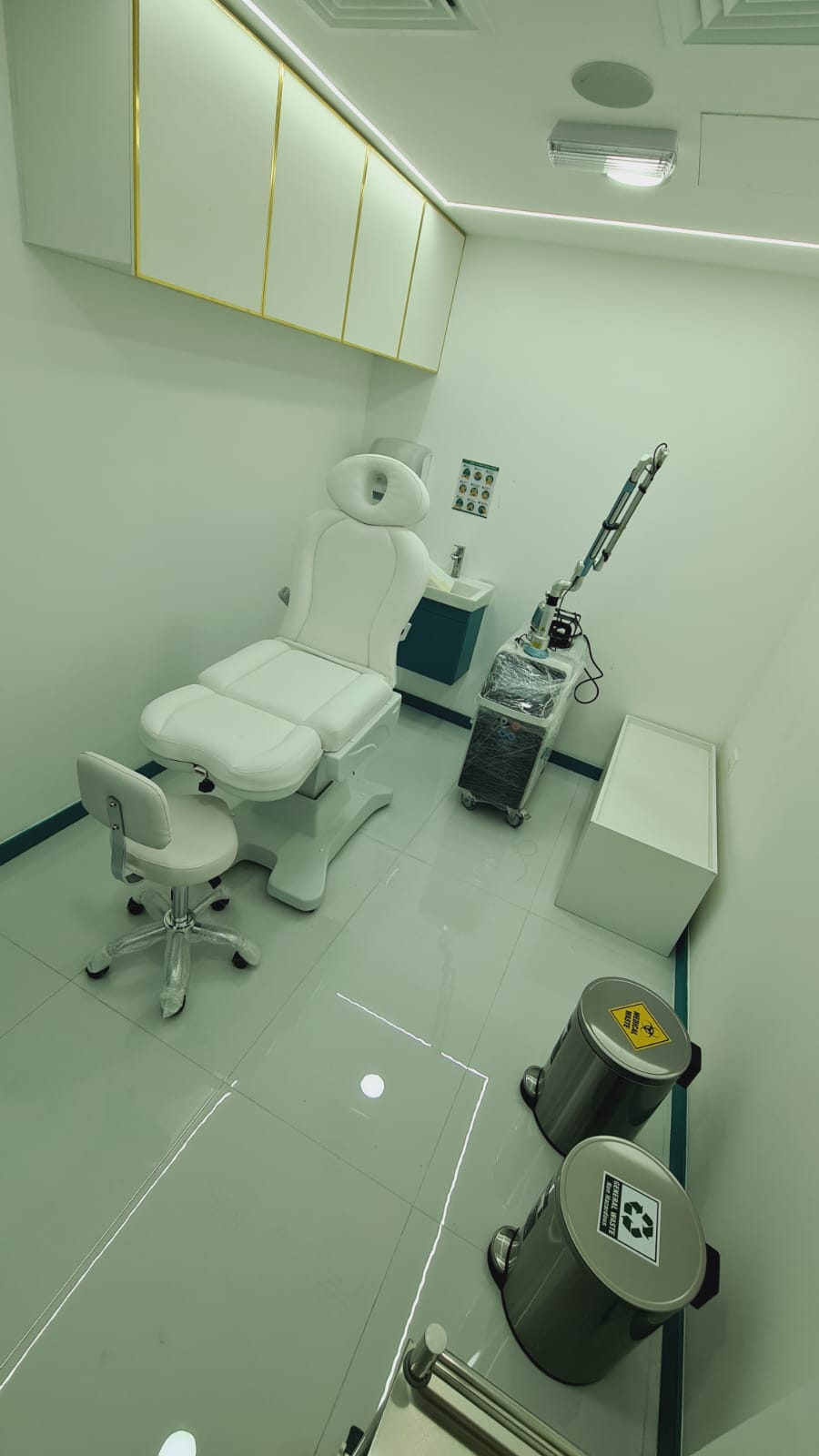 Dermanostics Poly Clinic 4