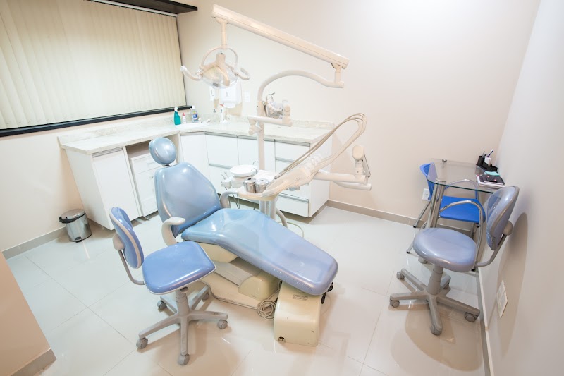 Tacylla Barreto Odontologia Integrada / Invisalign - foto 2